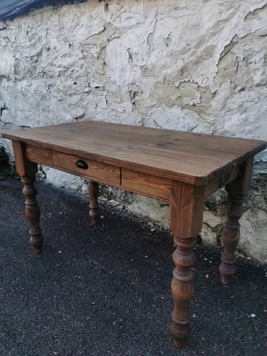 Narrow table with - table, draw